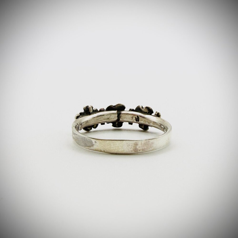 Sterling Silver Floral Band Ring – Size 7.75 - Picture 4 of 5